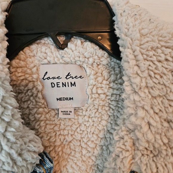 Love Tree Denim Medium Sherpa Lined Denim Jacket Embroidered Trucker Floral - Picture 4 of 15